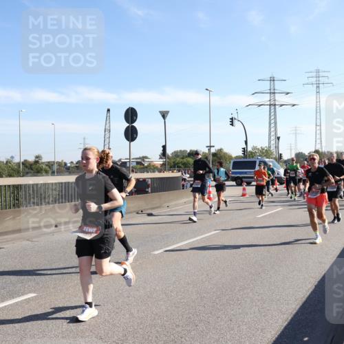 03.10.2025 - Köhlbrandbrückenlauf Julia Fischer http://msf.ph/oto/9001316 03.10.2025 12:17:15 Position 3  meine-sportfotos.de