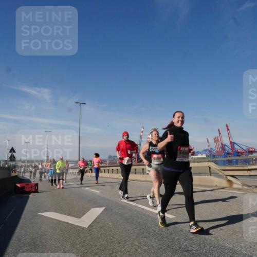 03.10.2025 - Köhlbrandbrückenlauf Matties Gatica Varas http://msf.ph/oto/9001321 03.10.2025 12:54:32 Position 2  meine-sportfotos.de