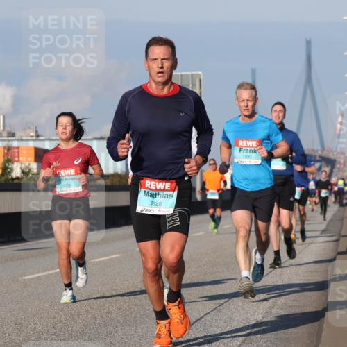03.10.2025 - Köhlbrandbrückenlauf Luisa Fischer http://msf.ph/oto/9001322 03.10.2025 10:43:19 Position 3 3376, 3628, 1030 meine-sportfotos.de