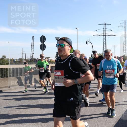 03.10.2025 - Köhlbrandbrückenlauf Julia Fischer http://msf.ph/oto/9001330 03.10.2025 12:17:19 Position 3 5245, 6535 meine-sportfotos.de