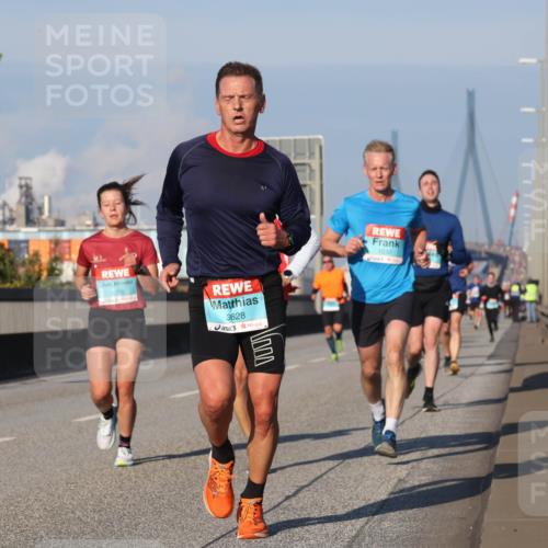 03.10.2025 - Köhlbrandbrückenlauf Luisa Fischer http://msf.ph/oto/9001332 03.10.2025 10:43:19 Position 3 3376, 3628, 1030 meine-sportfotos.de