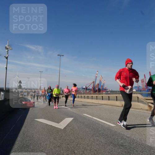 03.10.2025 - Köhlbrandbrückenlauf Matties Gatica Varas http://msf.ph/oto/9001345 03.10.2025 12:54:34 Position 2  meine-sportfotos.de