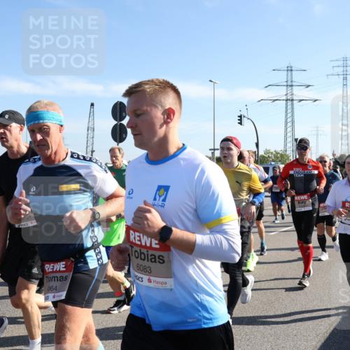 03.10.2025 - Köhlbrandbrückenlauf Julia Fischer http://msf.ph/oto/9001347 03.10.2025 12:17:21 Position 3 064, 6083, 5051 meine-sportfotos.de