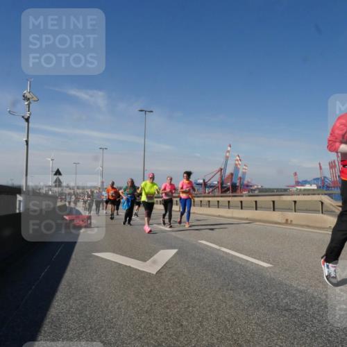 03.10.2025 - Köhlbrandbrückenlauf Matties Gatica Varas http://msf.ph/oto/9001350 03.10.2025 12:54:34 Position 2 54 meine-sportfotos.de