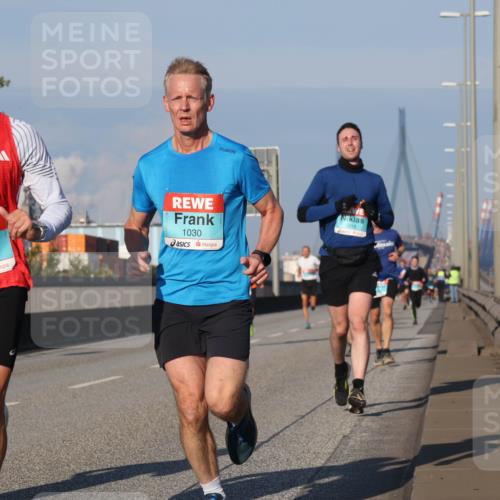 03.10.2025 - Köhlbrandbrückenlauf Luisa Fischer http://msf.ph/oto/9001371 03.10.2025 10:43:21 Position 3 3527, 1030, 1016 meine-sportfotos.de