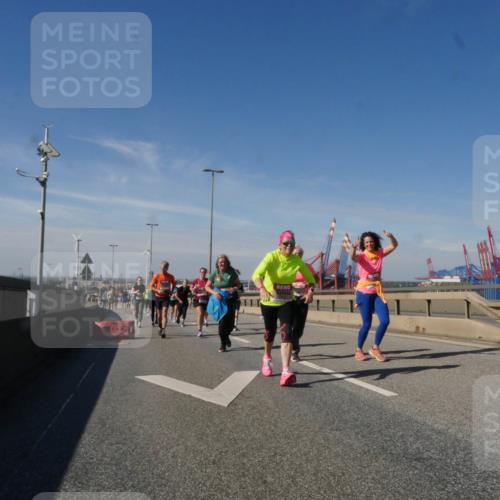 03.10.2025 - Köhlbrandbrückenlauf Matties Gatica Varas http://msf.ph/oto/9001375 03.10.2025 12:54:36 Position 2  meine-sportfotos.de