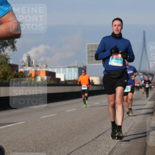 03.10.2025 - Köhlbrandbrückenlauf Luisa Fischer http://msf.ph/oto/9001394 03.10.2025 10:43:22 Position 3 1016 meine-sportfotos.de
