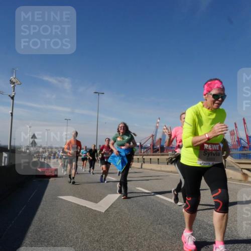 03.10.2025 - Köhlbrandbrückenlauf Matties Gatica Varas http://msf.ph/oto/9001395 03.10.2025 12:54:38 Position 2 6553 meine-sportfotos.de