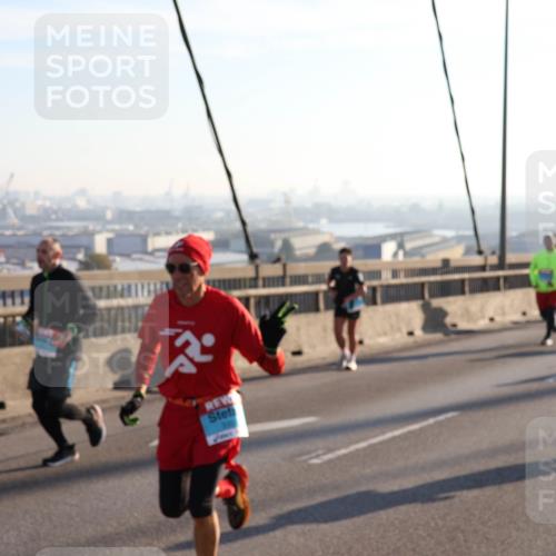 03.10.2025 - Köhlbrandbrückenlauf Julia Fischer http://msf.ph/oto/9001410 03.10.2025 09:24:12 Position 1  meine-sportfotos.de
