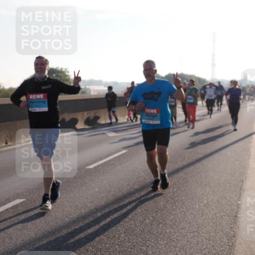 03.10.2025 - Köhlbrandbrückenlauf Fabian Wolf http://msf.ph/oto/9001413 03.10.2025 09:17:33 Position 3 3060 meine-sportfotos.de