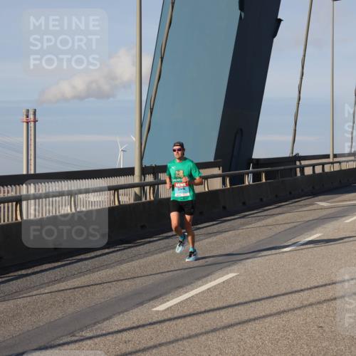 03.10.2025 - Köhlbrandbrückenlauf Julia Fischer http://msf.ph/oto/9001416 03.10.2025 09:38:35 Position 2  meine-sportfotos.de