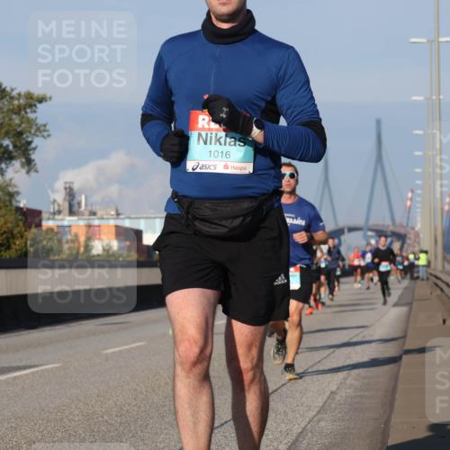 03.10.2025 - Köhlbrandbrückenlauf Luisa Fischer http://msf.ph/oto/9001421 03.10.2025 10:43:24 Position 3 1016 meine-sportfotos.de