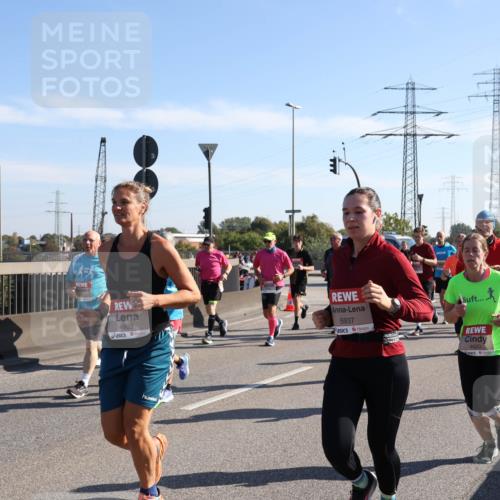 03.10.2025 - Köhlbrandbrückenlauf Julia Fischer http://msf.ph/oto/9001423 03.10.2025 12:17:29 Position 3 4999, 5937, 4620 meine-sportfotos.de