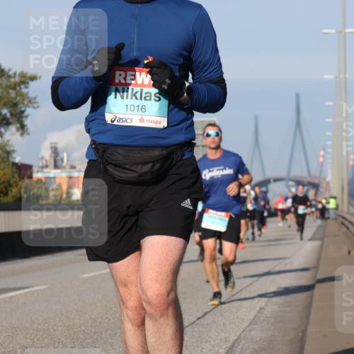 03.10.2025 - Köhlbrandbrückenlauf Luisa Fischer http://msf.ph/oto/9001426 03.10.2025 10:43:24 Position 3 1016 meine-sportfotos.de