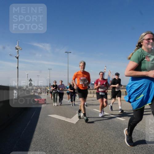 03.10.2025 - Köhlbrandbrückenlauf Matties Gatica Varas http://msf.ph/oto/9001427 03.10.2025 12:54:40 Position 2  meine-sportfotos.de