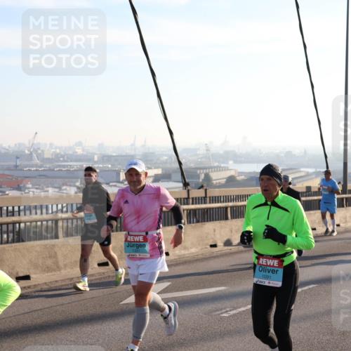 03.10.2025 - Köhlbrandbrückenlauf Julia Fischer http://msf.ph/oto/9001432 03.10.2025 09:24:17 Position 1 1321, 1091 meine-sportfotos.de