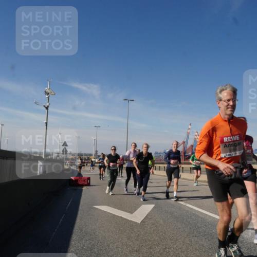 03.10.2025 - Köhlbrandbrückenlauf Matties Gatica Varas http://msf.ph/oto/9001440 03.10.2025 12:54:41 Position 2 5169 meine-sportfotos.de
