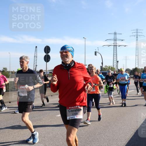 03.10.2025 - Köhlbrandbrückenlauf Julia Fischer http://msf.ph/oto/9001444 03.10.2025 12:17:31 Position 3 6743, 4704 meine-sportfotos.de