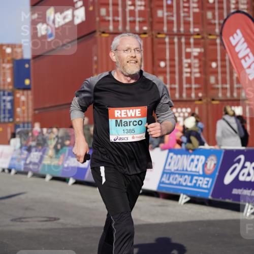 03.10.2025 - Köhlbrandbrückenlauf Michael Burmester http://msf.ph/oto/9001470 03.10.2025 10:05:27 Ziel 1312, 1385, 1415, 2084, 3679 meine-sportfotos.de
