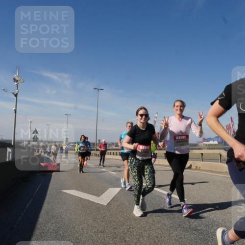 03.10.2025 - Köhlbrandbrückenlauf Matties Gatica Varas http://msf.ph/oto/9001471 03.10.2025 12:54:43 Position 2  meine-sportfotos.de