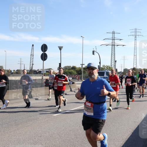 03.10.2025 - Köhlbrandbrückenlauf Julia Fischer http://msf.ph/oto/9001473 03.10.2025 12:17:36 Position 3 6473 meine-sportfotos.de
