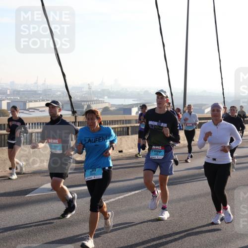 03.10.2025 - Köhlbrandbrückenlauf Julia Fischer http://msf.ph/oto/9001475 03.10.2025 09:24:24 Position 1 3425, 1486, 3821 meine-sportfotos.de