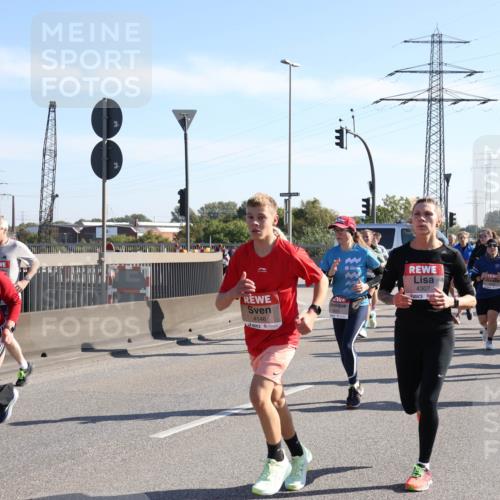 03.10.2025 - Köhlbrandbrückenlauf Julia Fischer http://msf.ph/oto/9001476 03.10.2025 12:17:37 Position 3 410, 4508, 4146, 4307 meine-sportfotos.de