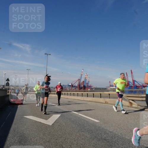 03.10.2025 - Köhlbrandbrückenlauf Matties Gatica Varas http://msf.ph/oto/9001498 03.10.2025 12:54:45 Position 2  meine-sportfotos.de