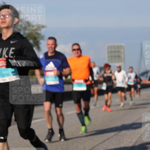 03.10.2025 - Köhlbrandbrückenlauf Luisa Fischer http://msf.ph/oto/9001506 03.10.2025 10:43:28 Position 3 3789 meine-sportfotos.de