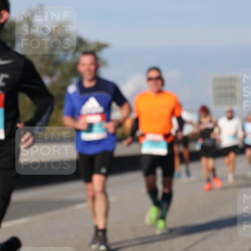 03.10.2025 - Köhlbrandbrückenlauf Luisa Fischer http://msf.ph/oto/9001509 03.10.2025 10:43:29 Position 3  meine-sportfotos.de