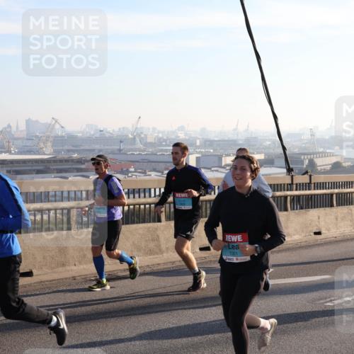 03.10.2025 - Köhlbrandbrückenlauf Julia Fischer http://msf.ph/oto/9001512 03.10.2025 09:24:27 Position 1 1301 meine-sportfotos.de