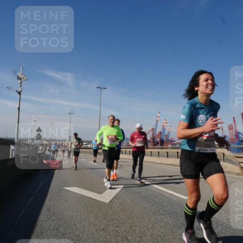 03.10.2025 - Köhlbrandbrückenlauf Matties Gatica Varas http://msf.ph/oto/9001517 03.10.2025 12:54:47 Position 2 4984 meine-sportfotos.de