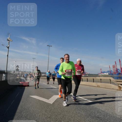 03.10.2025 - Köhlbrandbrückenlauf Matties Gatica Varas http://msf.ph/oto/9001529 03.10.2025 12:54:48 Position 2 5320 meine-sportfotos.de