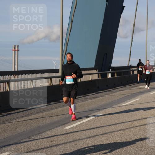 03.10.2025 - Köhlbrandbrückenlauf Julia Fischer http://msf.ph/oto/9001533 03.10.2025 09:39:06 Position 2  meine-sportfotos.de