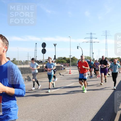 03.10.2025 - Köhlbrandbrückenlauf Julia Fischer http://msf.ph/oto/9001535 03.10.2025 12:17:45 Position 3 6448 meine-sportfotos.de