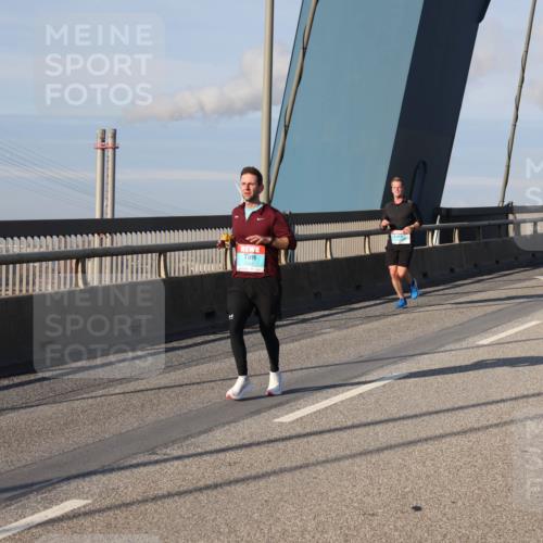 03.10.2025 - Köhlbrandbrückenlauf Julia Fischer http://msf.ph/oto/9001541 03.10.2025 09:39:10 Position 2  meine-sportfotos.de