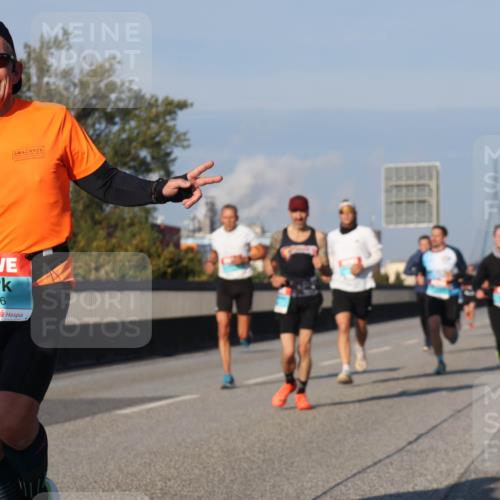 03.10.2025 - Köhlbrandbrückenlauf Luisa Fischer http://msf.ph/oto/9001544 03.10.2025 10:43:30 Position 3 3266 meine-sportfotos.de