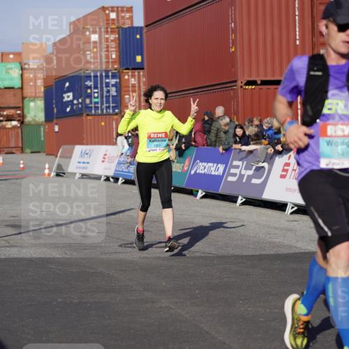 03.10.2025 - Köhlbrandbrückenlauf Michael Burmester http://msf.ph/oto/9001551 03.10.2025 10:05:30 Ziel 1119, 1312, 1340, 1385, 1415, 2084 meine-sportfotos.de