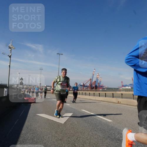 03.10.2025 - Köhlbrandbrückenlauf Matties Gatica Varas http://msf.ph/oto/9001554 03.10.2025 12:54:50 Position 2 5072 meine-sportfotos.de