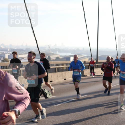 03.10.2025 - Köhlbrandbrückenlauf Julia Fischer http://msf.ph/oto/9001557 03.10.2025 09:24:32 Position 1 1506 meine-sportfotos.de