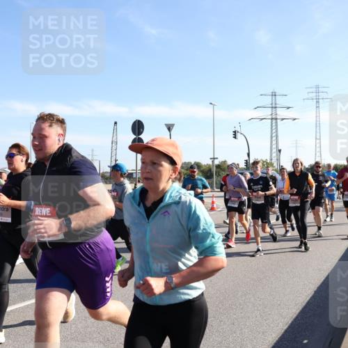 03.10.2025 - Köhlbrandbrückenlauf Julia Fischer http://msf.ph/oto/9001559 03.10.2025 12:17:48 Position 3 6136 meine-sportfotos.de