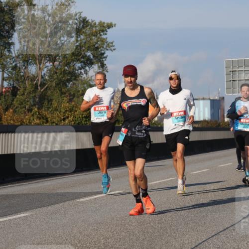 03.10.2025 - Köhlbrandbrückenlauf Luisa Fischer http://msf.ph/oto/9001563 03.10.2025 10:43:31 Position 3 1048, 3494, 2879, 3083 meine-sportfotos.de