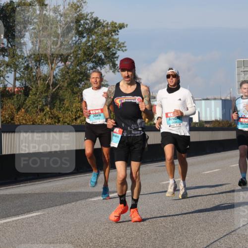 03.10.2025 - Köhlbrandbrückenlauf Luisa Fischer http://msf.ph/oto/9001566 03.10.2025 10:43:32 Position 3 1048, 3494, 3083 meine-sportfotos.de
