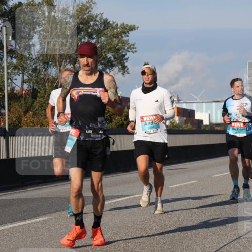 03.10.2025 - Köhlbrandbrückenlauf Luisa Fischer http://msf.ph/oto/9001575 03.10.2025 10:43:32 Position 3 048, 3494, 2879, 3083 meine-sportfotos.de