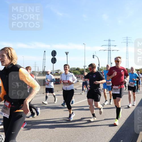 03.10.2025 - Köhlbrandbrückenlauf Julia Fischer http://msf.ph/oto/9001577 03.10.2025 12:17:50 Position 3 5062, 4382 meine-sportfotos.de