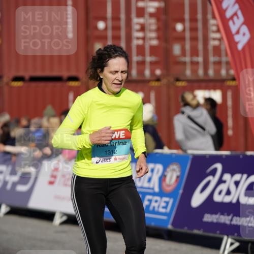 03.10.2025 - Köhlbrandbrückenlauf Michael Burmester http://msf.ph/oto/9001579 03.10.2025 10:05:32 Ziel 1119, 1312, 1340, 1415, 2698 meine-sportfotos.de