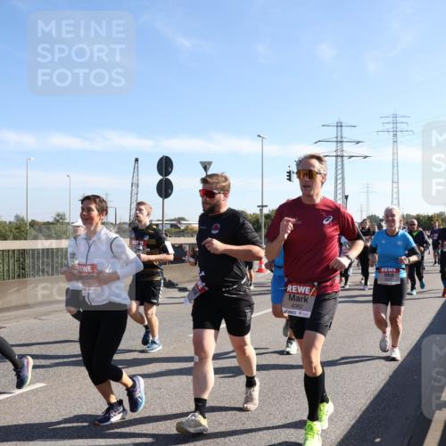 03.10.2025 - Köhlbrandbrückenlauf Julia Fischer http://msf.ph/oto/9001583 03.10.2025 12:17:50 Position 3 4382 meine-sportfotos.de