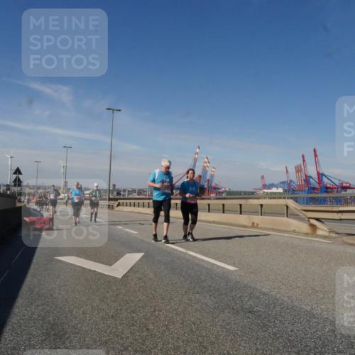 03.10.2025 - Köhlbrandbrückenlauf Matties Gatica Varas http://msf.ph/oto/9001584 03.10.2025 12:54:51 Position 2  meine-sportfotos.de