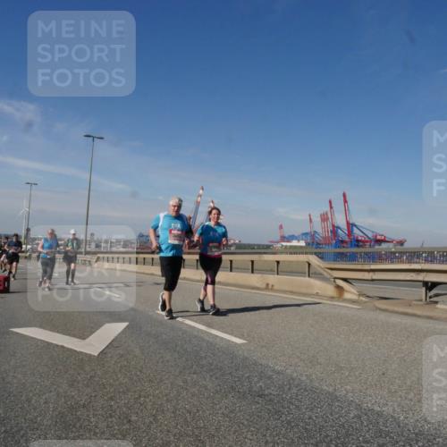 03.10.2025 - Köhlbrandbrückenlauf Matties Gatica Varas http://msf.ph/oto/9001592 03.10.2025 12:54:52 Position 2  meine-sportfotos.de