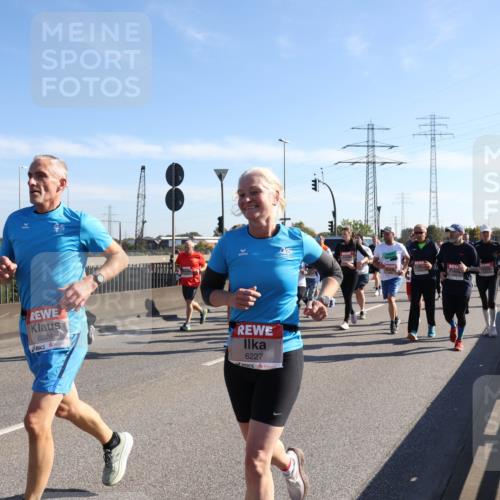 03.10.2025 - Köhlbrandbrückenlauf Julia Fischer http://msf.ph/oto/9001594 03.10.2025 12:17:52 Position 3 6228, 6227 meine-sportfotos.de